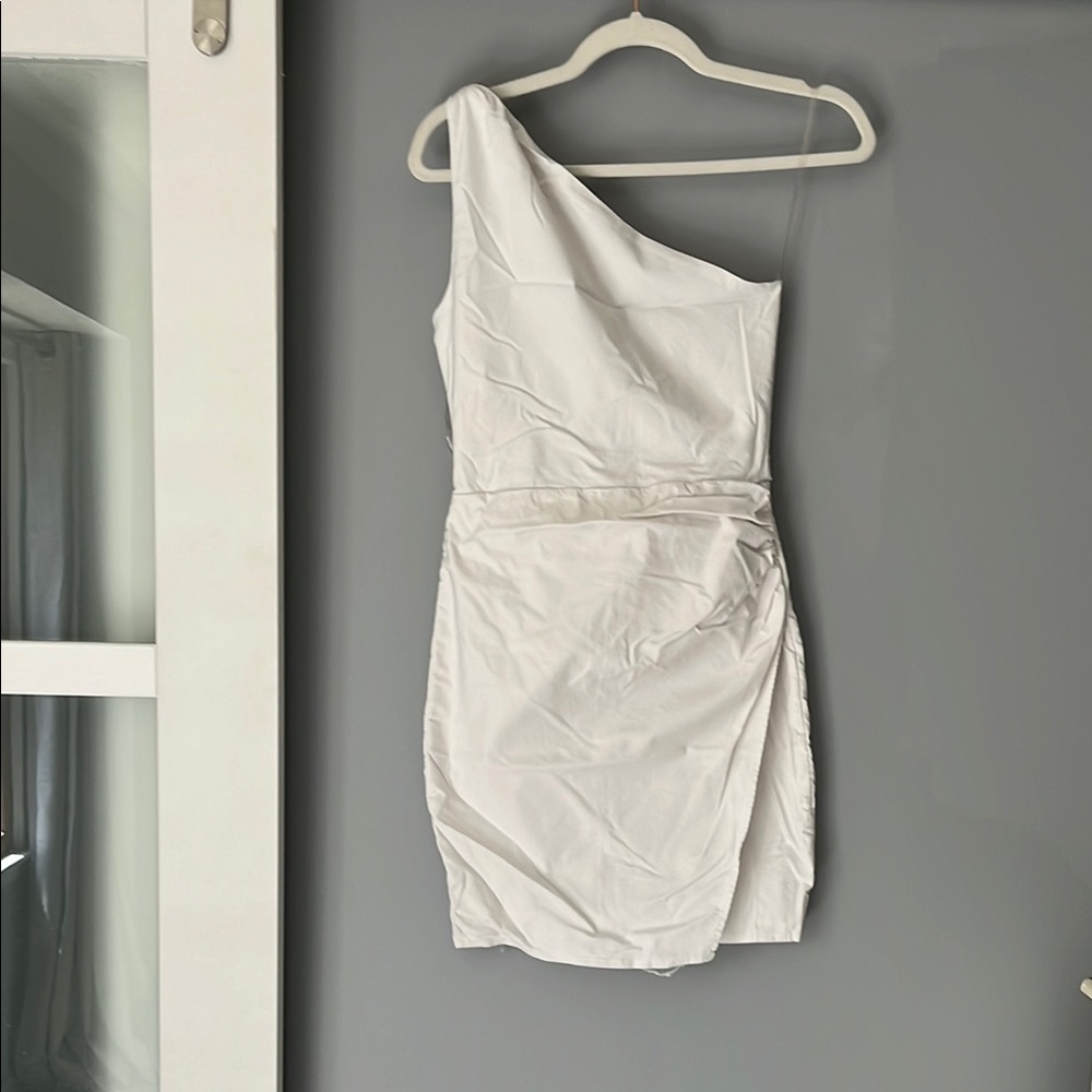 White One-Shoulder Dress